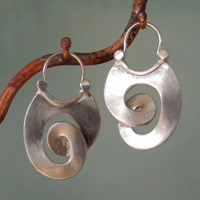 Antique Irregular Form Earrings | White Gold