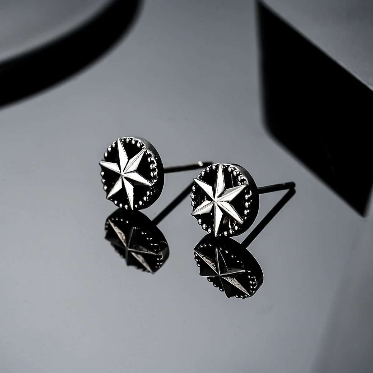 Ardyn Northstar Stud Earring | Gold - Image 2