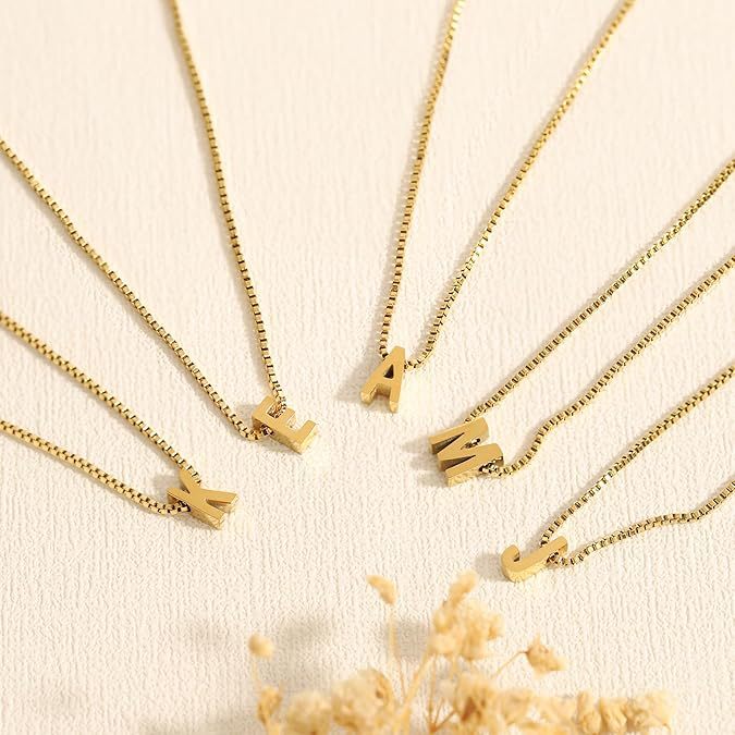 Love letter initial necklace - Gold - Image 2
